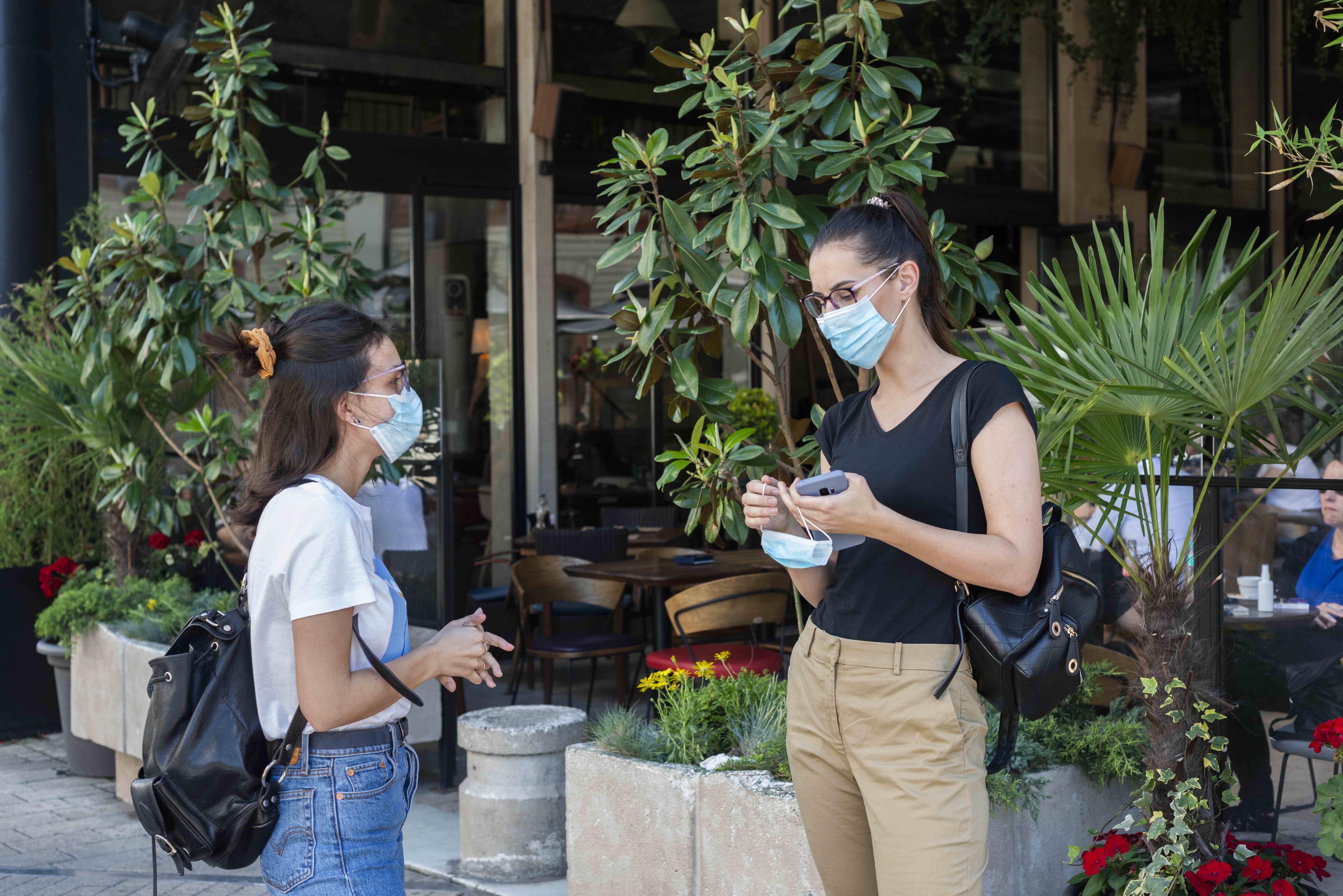 

<!-- THEME DEBUG -->
<!-- THEME HOOK: 'field' -->
<!-- FILE NAME SUGGESTIONS:
   ▪️ field--node--title--news-and-events.html.twig
   ✅ field--node--title.html.twig
   ▪️ field--node--news-and-events.html.twig
   ▪️ field--title.html.twig
   ▪️ field--string.html.twig
   ▪️ field.html.twig
-->
<!-- 💡 BEGIN CUSTOM TEMPLATE OUTPUT from 'themes/custom/whokap/templates/field/field--node--title.html.twig' -->
Athens protects vulnerable communities during COVID-19
<!-- END CUSTOM TEMPLATE OUTPUT from 'themes/custom/whokap/templates/field/field--node--title.html.twig' -->

