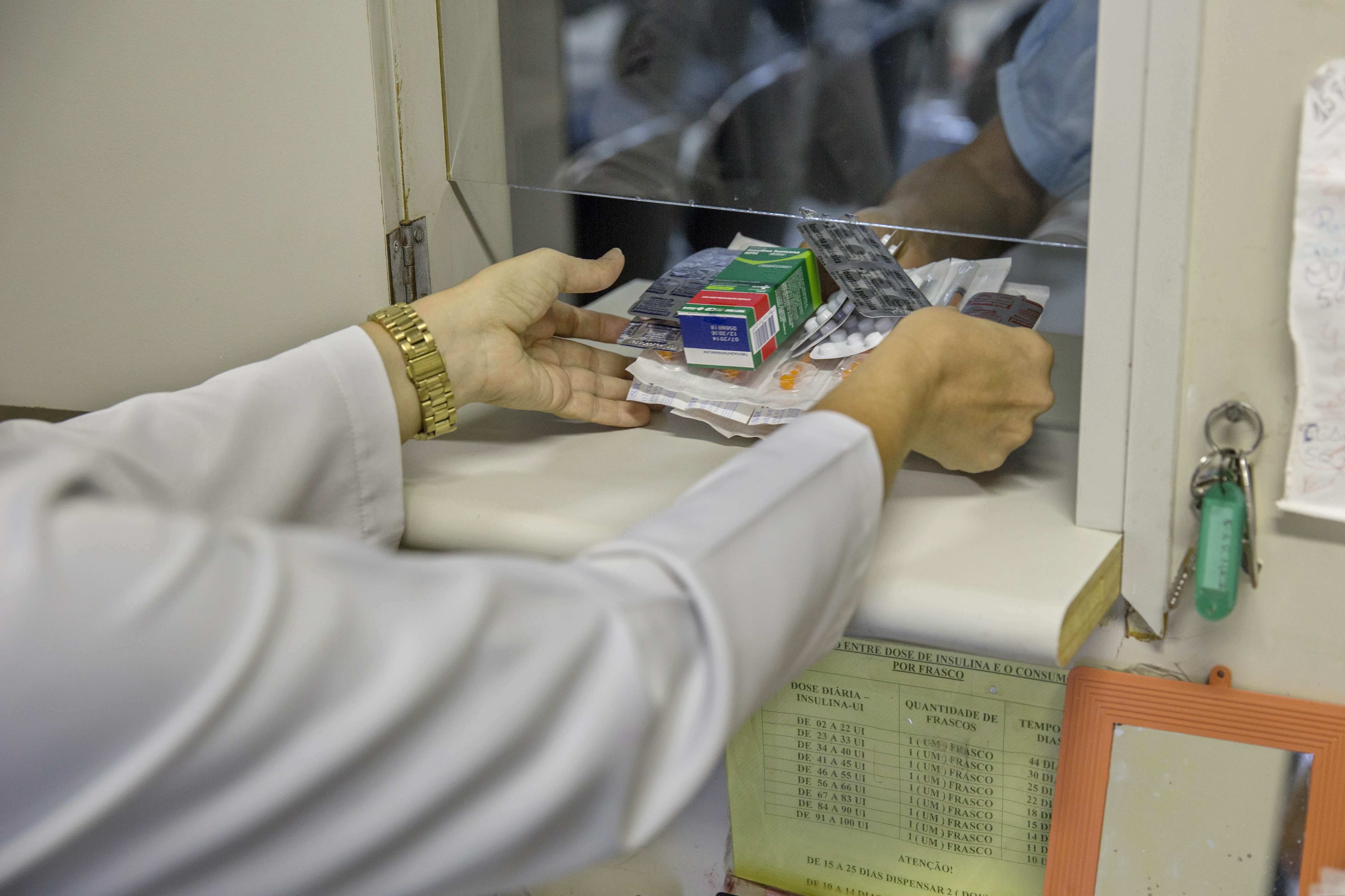 

<!-- THEME DEBUG -->
<!-- THEME HOOK: 'field' -->
<!-- FILE NAME SUGGESTIONS:
   ▪️ field--node--title--pin.html.twig
   ✅ field--node--title.html.twig
   ▪️ field--node--pin.html.twig
   ▪️ field--title.html.twig
   ▪️ field--string.html.twig
   ▪️ field.html.twig
-->
<!-- 💡 BEGIN CUSTOM TEMPLATE OUTPUT from 'themes/custom/whokap/templates/field/field--node--title.html.twig' -->
Health financing working paper: Spending targets for health: no magic number 
<!-- END CUSTOM TEMPLATE OUTPUT from 'themes/custom/whokap/templates/field/field--node--title.html.twig' -->

